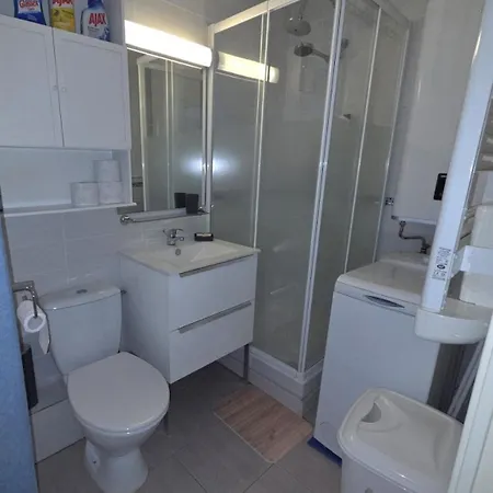 Joli Pour 4 Personnes Securisee, Parking Et Piscine Agde
